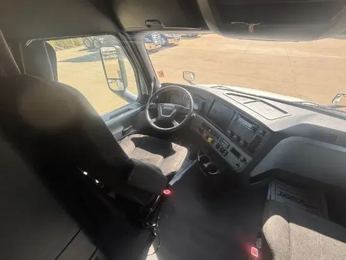 2020 Freightliner New Cascadia 126