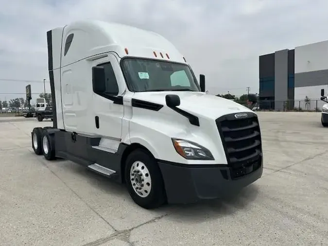 2020 Freightliner Cascadia