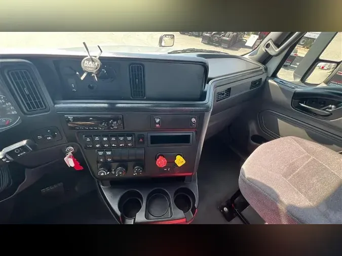 2021 INTERNATIONAL LT