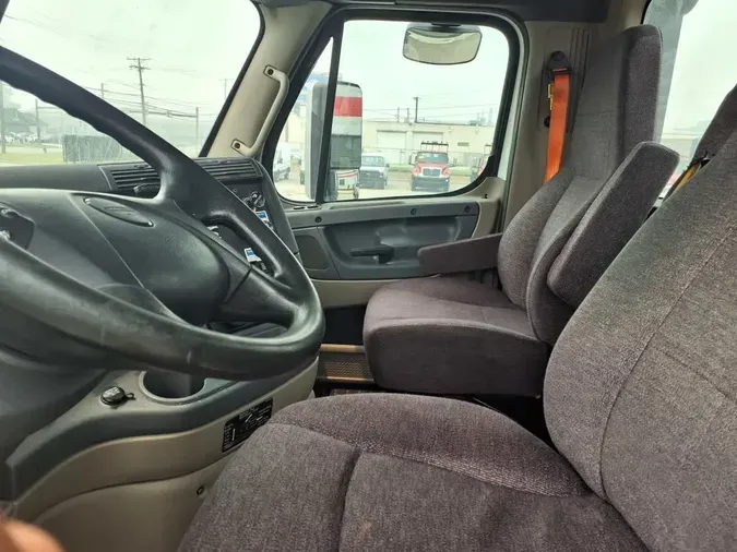 2019 FREIGHTLINER/MERCEDES CASCADIA 125b1a1797d01e7914c34441ba02a16bc3e