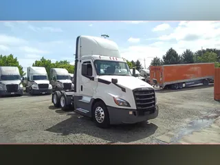 2020 Freightliner Cascadia 126