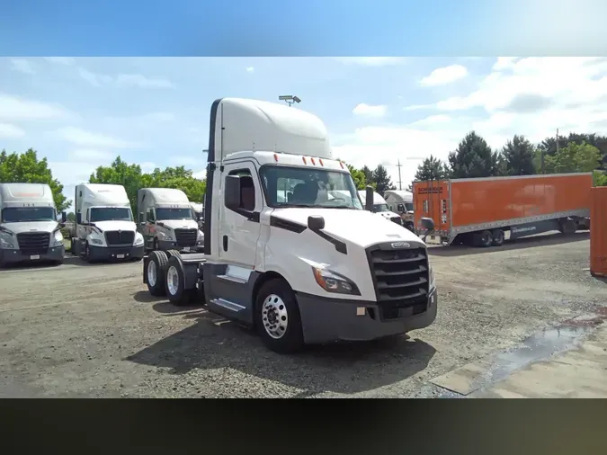 2020 Freightliner Cascadia 126b1a1883e274862be55f1f1acc82244fd