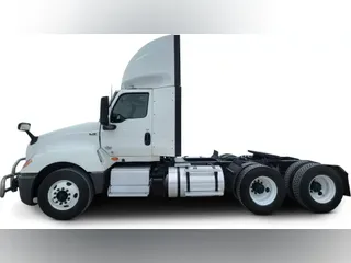 2021 International LT625