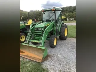 2017 John Deere 4052R