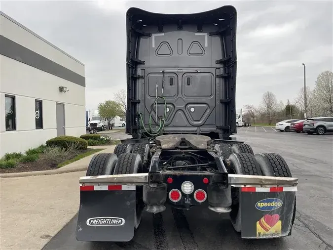 2022 FREIGHTLINER CA126