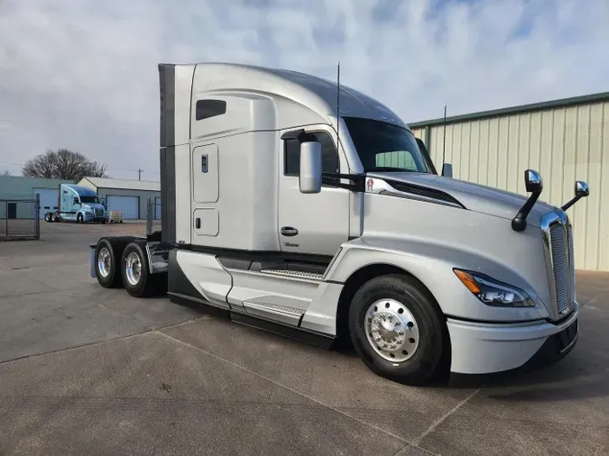 2026 Kenworth T680b1a86d76108efb13e54dfe0415f3275b