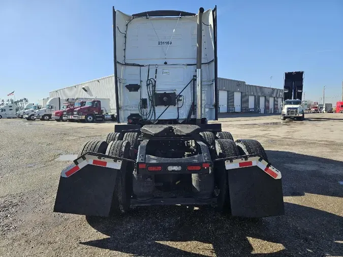 2023 VOLVO VNL64T860