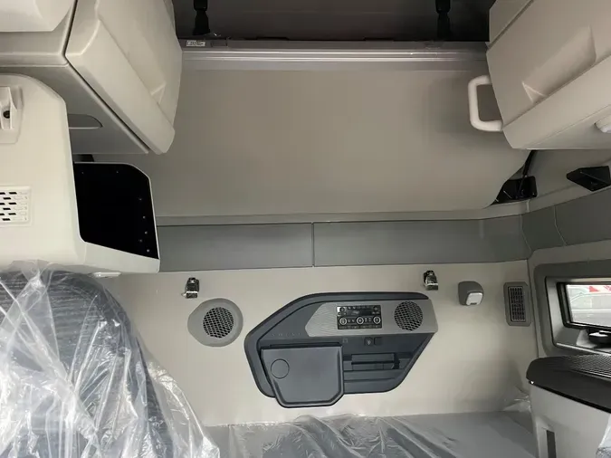 2026 VOLVO VNL64T860b1a97d2651da2164fc880aa5a7b3ba39