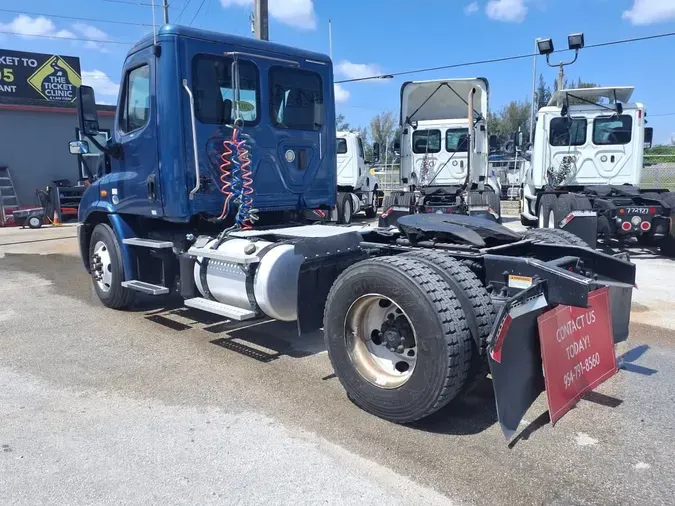 2017 FREIGHTLINER CASCADIA 113