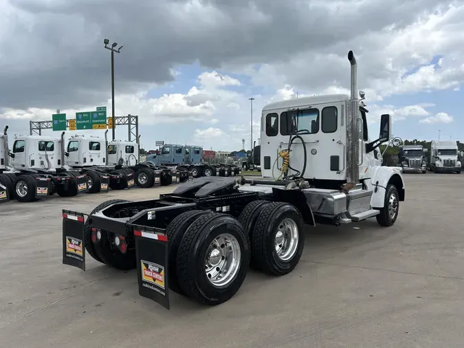 2020 Peterbilt 567