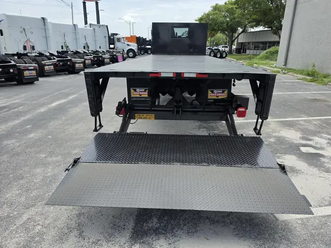 2019 Peterbilt 330b1ada5f7d8daa6130946ba1e273bbba5