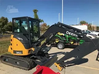 2022 John Deere 35G CAB