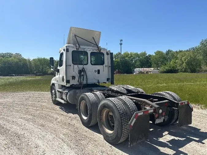 2016 FREIGHTLINER X12564ST