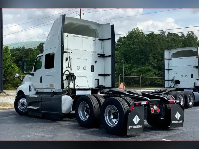 2022 INT LT625 6x4
