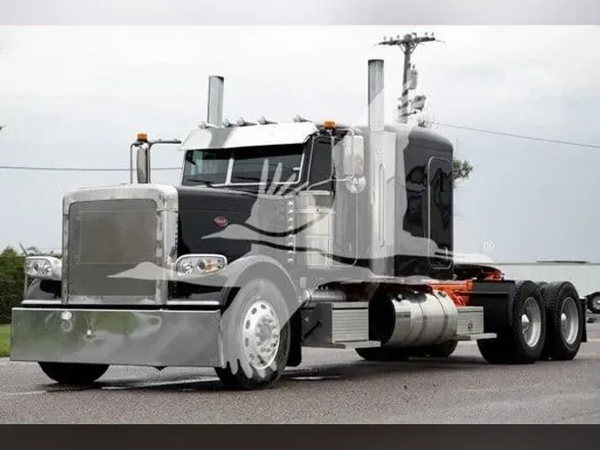 2022 PETERBILT 389