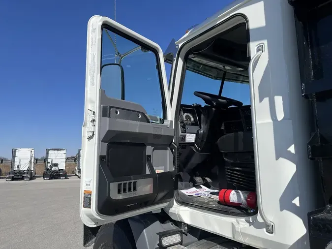 2026 MACK GRANITE 84BR