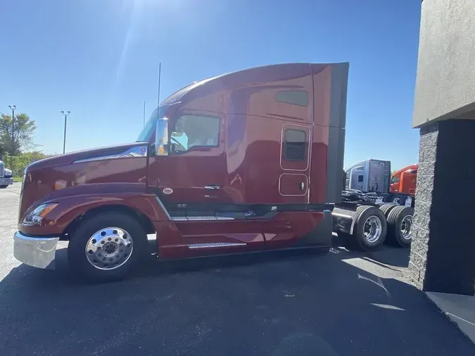 2025 Kenworth T680