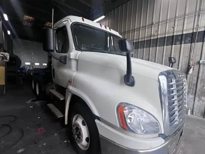 2017 FREIGHTLINER/MERCEDES CASCADIA 125b1ba7c7814339603f869fcfce10dc17d