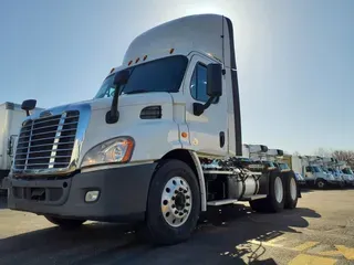 2018 FREIGHTLINER CASCADIA 113" DAYCAB