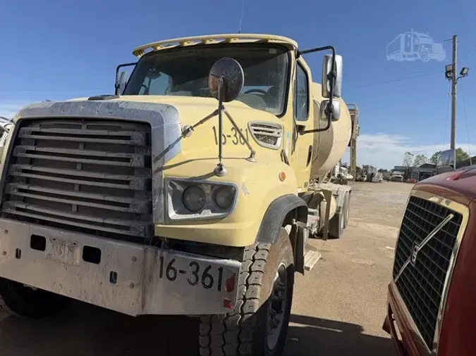 2017 FREIGHTLINER 114SDb1bbfd1b6f39345c77588c663197a172
