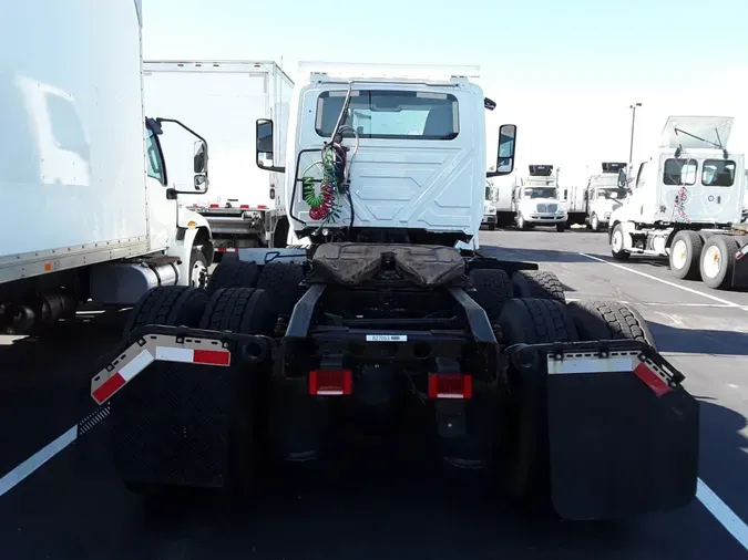 2019 NAVISTAR INTERNATIONAL LT625 DAYCAB T/A