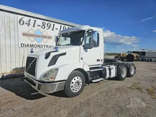 2012 VOLVO VNL64T300