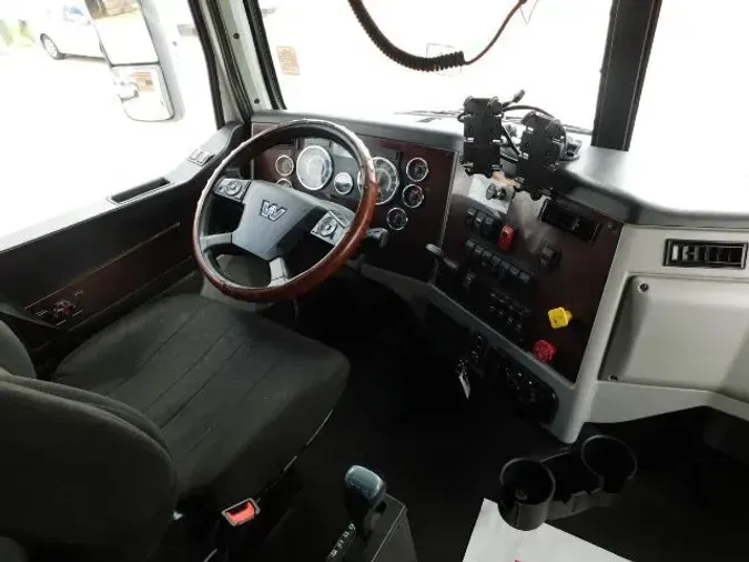 2019 Western Star 5700 XE Set Back Axle w/Sleepe