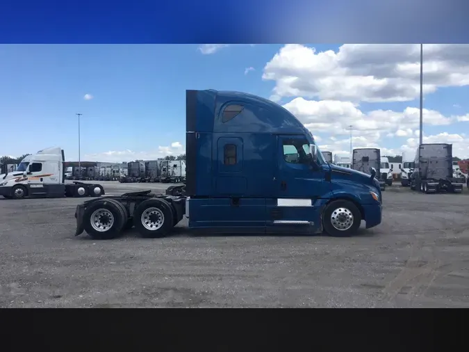 2023 Freightliner Cascadia 126