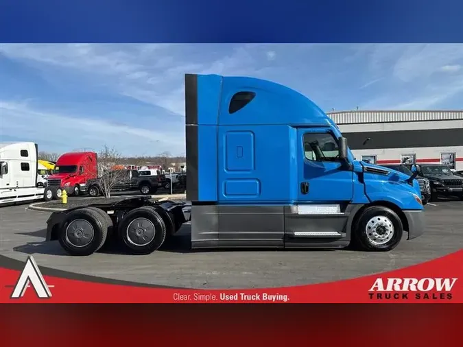 2021 FREIGHTLINER CA126