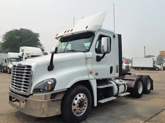 2019 FREIGHTLINER/MERCEDES CASCADIA 125b1c5d44b85570232ef5c71b34f6a1ab1