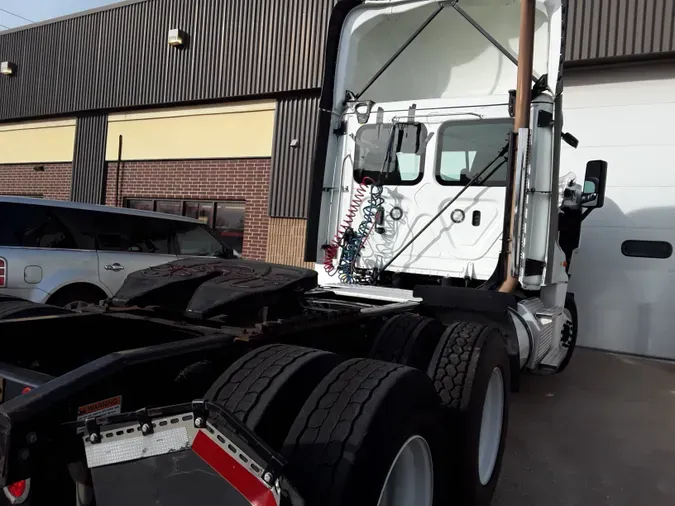 2019 FREIGHTLINER/MERCEDES CASCADIA 125