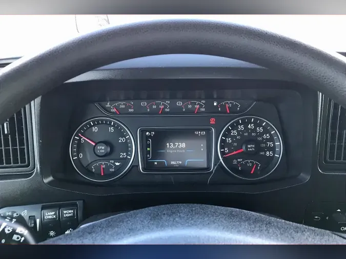 2022 INT LT625 6x4