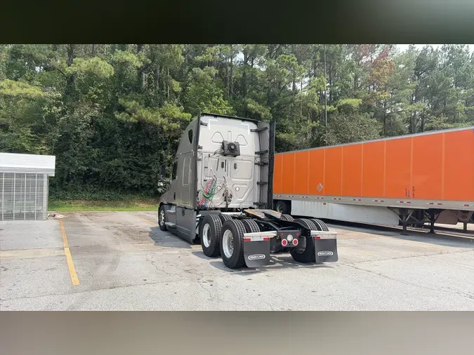 2023 Freightliner Cascadia 126