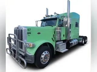 2023 Peterbilt 389