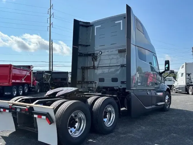 2026 VOLVO VNL64T860