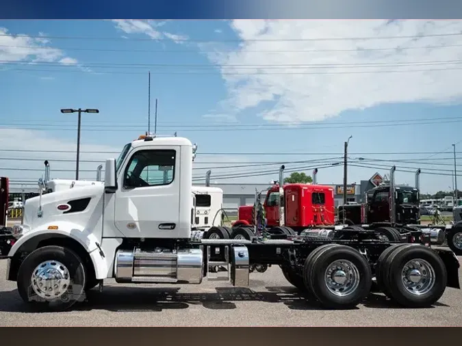 2025 PETERBILT 567