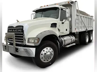 2013 Mack GU713