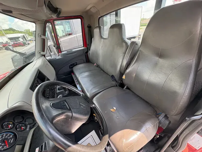 2015 INTERNATIONAL 4300