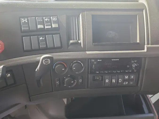 2020 VOLVO VNL760