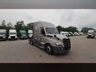 2023 Freightliner Cascadia 126