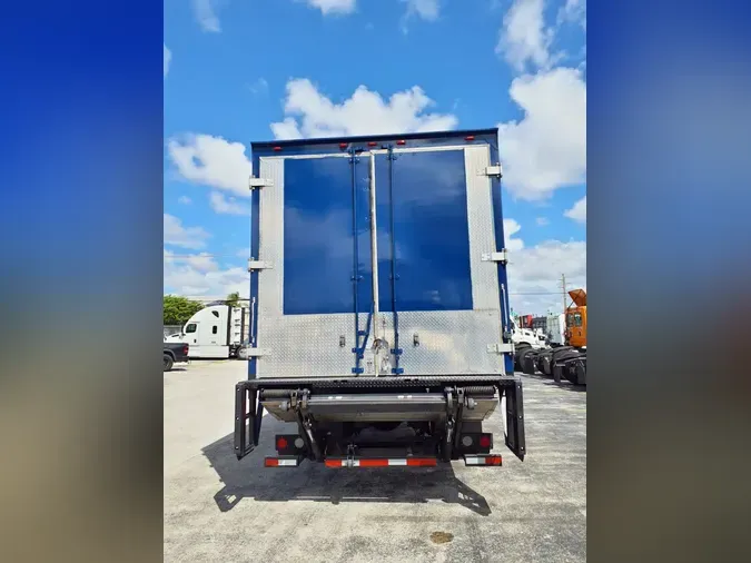 2014 FREIGHTLINER/MERCEDES M2 106