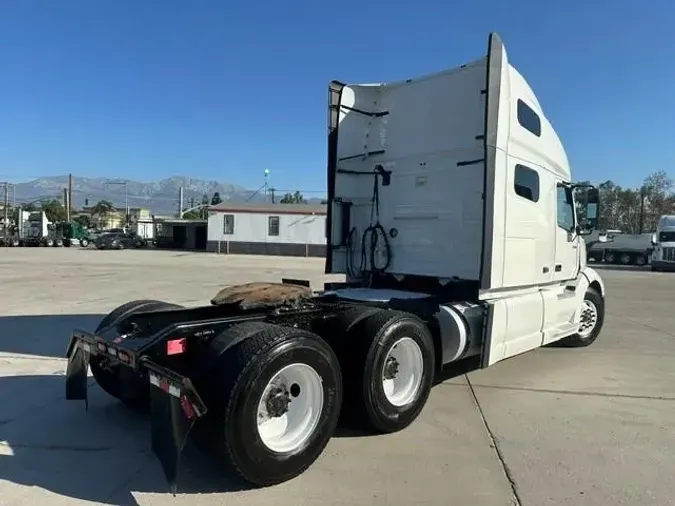 2022 Volvo VNL64T760