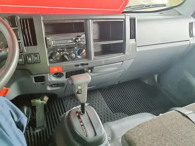 2019 ISUZU NRR