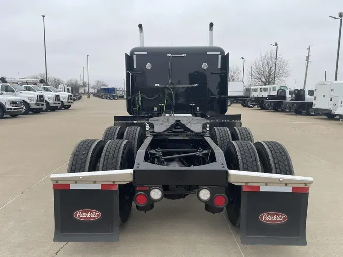 2022 Peterbilt 389