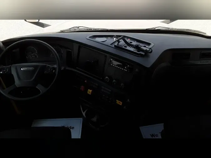 2025 Freightliner Cascadia 126b1e0b7f295440fb6230b400c935ff793