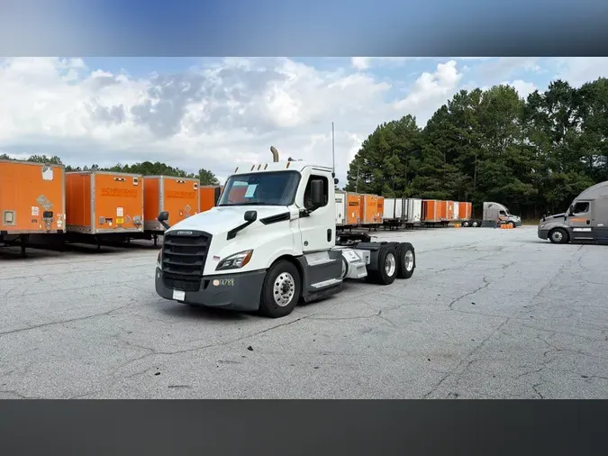 2021 Freightliner Cascadia 126