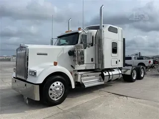 2022 KENWORTH W900L