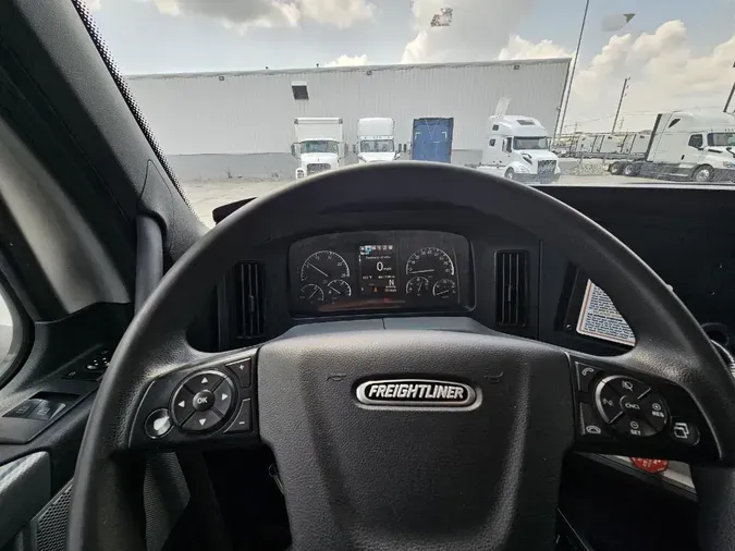 2021 FREIGHTLINER Cascadia 126