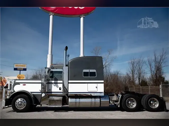 2023 PETERBILT 389