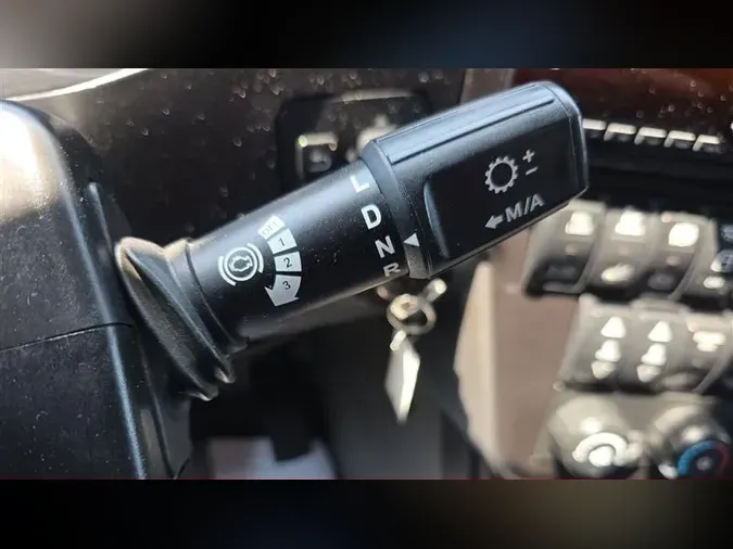 2020 INTERNATIONAL LT